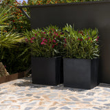 Eckiger Pflanzkübel Block Schwarz aus Fiberstone – Outdoor im Ambiente